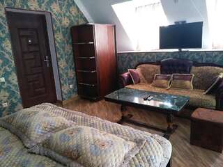 Отель Hotel Edemi Castle Кутаиси Номер-студио с балконом-6